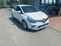 Used Renault Clio Dynamique 75 HP (55 kW) 2018 White Hatchback