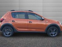 Begagnad Dacia Sandero Stepway 90 HK (66 kW) 2017 Orange Halvkombi