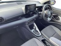 Used Toyota Yaris Hybrid Design 113 HP (83 kW) 2021 White Hatchback