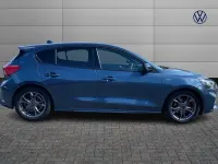 Gebraucht Ford Focus ST-Line 123 PS (90 kW) 2022 Blau Kleinwagen