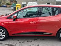 Used Renault Clio IV Dynamique 2017 Red Hatchback