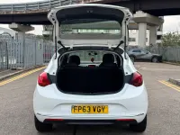 Second-hand Vauxhall Astra 2013 Alb Hatchback