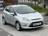 Używany Ford Fiesta Zetec 94 KM (69 kW) 2012 Srebrny Hatchback