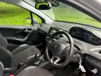 Used Peugeot 208 Allure 70 HP (51 kW) 2013 Silver Hatchback