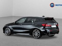 Begagnad BMW M135 306 HK (225 kW) 2024 Svart Halvkombi