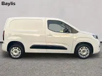 Second-hand Vauxhall Combo 100 CP (73 kW) 2024 Alb Monovolum