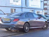 Usado Mercedes E350 AMG line 286 HP (210 kW) 2020 Cinzento Sedan