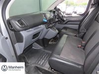 Used Vauxhall Vivaro 100 kW (136 HP) 2022 Grey MPV