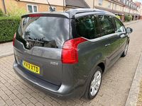 Usado Peugeot 5008 Allure 163 HP (119 kW) 2013 Cinzento Monovolume