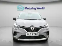 Begagnad Renault Captur Evolution 145 HK (106 kW) 2023 Grå SUV
