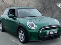 Usado Mini Cooper Classic 134 HP (98 kW) 2023 Verde Citadino