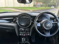 Second-hand Mini Cooper Comfort 136 CP (100 kW) 2023 Roșu Hatchback