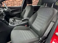 Używany Vauxhall Insignia SRi 136 KM (100 kW) 2016 Czerwony Kombi