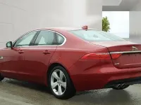 Begagnad Jaguar XF Portfolio 180 HK (132 kW) 2016 Röd Sedan