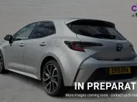 Używany Toyota Corolla 122 KM (89 kW) 2019 Srebrny Hatchback