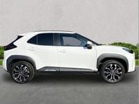 Used Toyota Yaris Cross Design 113 HP (83 kW) 2025 White SUV