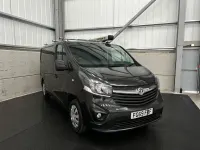 Second-hand Vauxhall Vivaro Sportive 120 CP (88 kW) 2019 Negru Monovolum