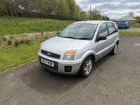 Begagnad Ford Fusion Zetec 67 HK (49 kW) 2007 Silver Halvkombi