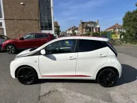 Used Toyota Aygo x-press 68 HP (50 kW) 2018 White Hatchback