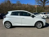 Used Renault Zoe Iconic 100 kW (136 HP) 2021 White Hatchback