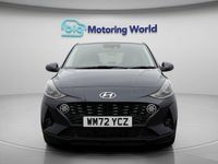 Gebraucht Hyundai i10 Premium 84 PS (61 kW) 2023 Grau Kleinwagen