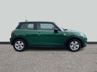 Usado Mini Cooper Classic 134 HP (98 kW) 2020 Verde Citadino