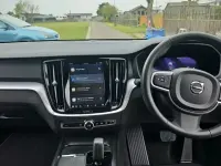 Usado Volvo V60 Core 2023 Preto Carrinha
