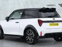 Używany Mini John Cooper Works Hatch 231 KM (169 kW) 2025 Biały Hatchback