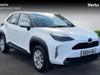 Used Toyota Yaris Hybrid 116 HP (85 kW) 2024 Pure white (solid paint) Estate