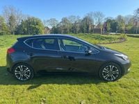 Używany Kia Ceed 2014 Czarny Hatchback
