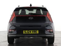 Begagnad Hyundai Bayon Premium 2024 Grå SUV