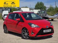 Second-hand Toyota Yaris Hybrid 100 CP (73 kW) 2019 Roșu Hatchback