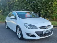 Used Vauxhall Astra SRi 115 HP (84 kW) 2012 White Hatchback