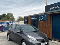 Used Toyota Yaris 99 HP (72 kW) 2013 Grey Hatchback