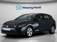Begagnad VW Golf VIII S 150 HK (110 kW) 2023 Grå Halvkombi