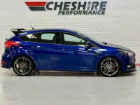 Used Ford Focus Style 300 HP (220 kW) 2017 Blue Hatchback
