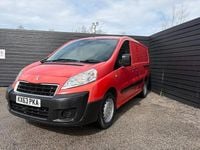Second-hand Peugeot Expert 90 CP (66 kW) 2014 Roșu Van