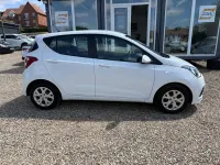 Used Hyundai i10 SE 67 HP (49 kW) 2014 White Hatchback