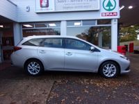 used Toyota Auris Hybrid 