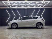 Used Vauxhall Astra 2015 White Hatchback