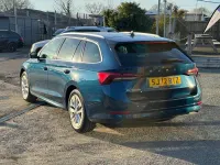 Usado Skoda Octavia SE L 150 CV (110 kW) 2022 Azul Familiar