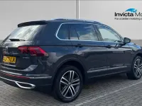 Usado VW Tiguan Elegance 245 HP (180 kW) 2023 Cinzento SUV