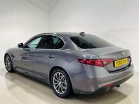 Used Alfa Romeo Giulia Saloon 150 HP (110 kW) 2019 Grey Sedan