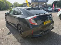 Käytetty Honda Civic SR 126 HP (92 kW) 2018 Musta Viistoperä