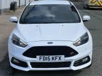 Used Ford Focus ST 250 HP (183 kW) 2015 White Hatchback