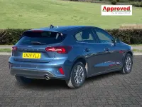 Gebraucht Ford Focus Titanium 125 PS (91 kW) 2024 Blau Kleinwagen