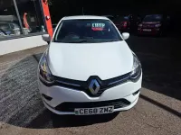 Used Renault Clio Iconic 2018 White Hatchback