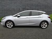 Used Vauxhall Astra SRi 200 HP (147 kW) 2018 Silver Hatchback