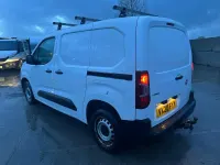 Begagnad Vauxhall Combo Edition 100 HK (73 kW) 2020 Vit Minibuss