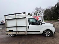 Używany Fiat Doblò 2017 Biały Minivan